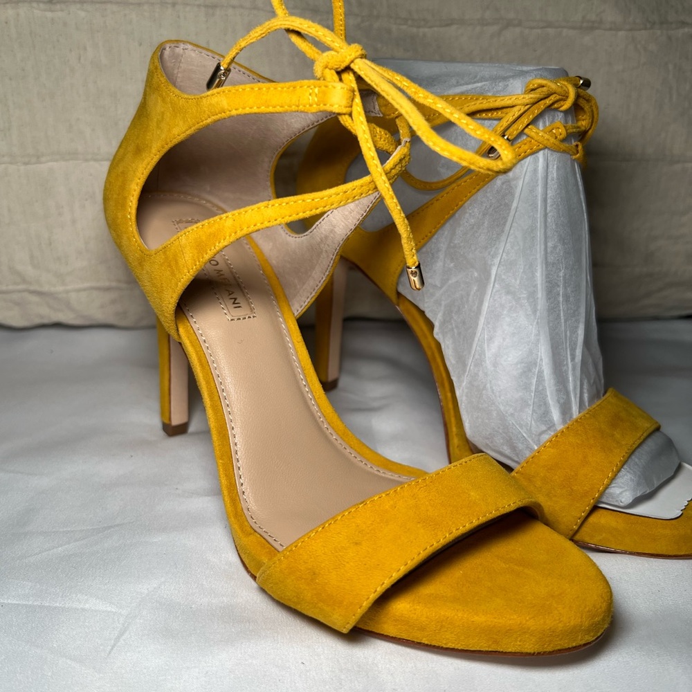 NWT Antonio Melani Kalee Yellow Strappy Suede Heels 7.5